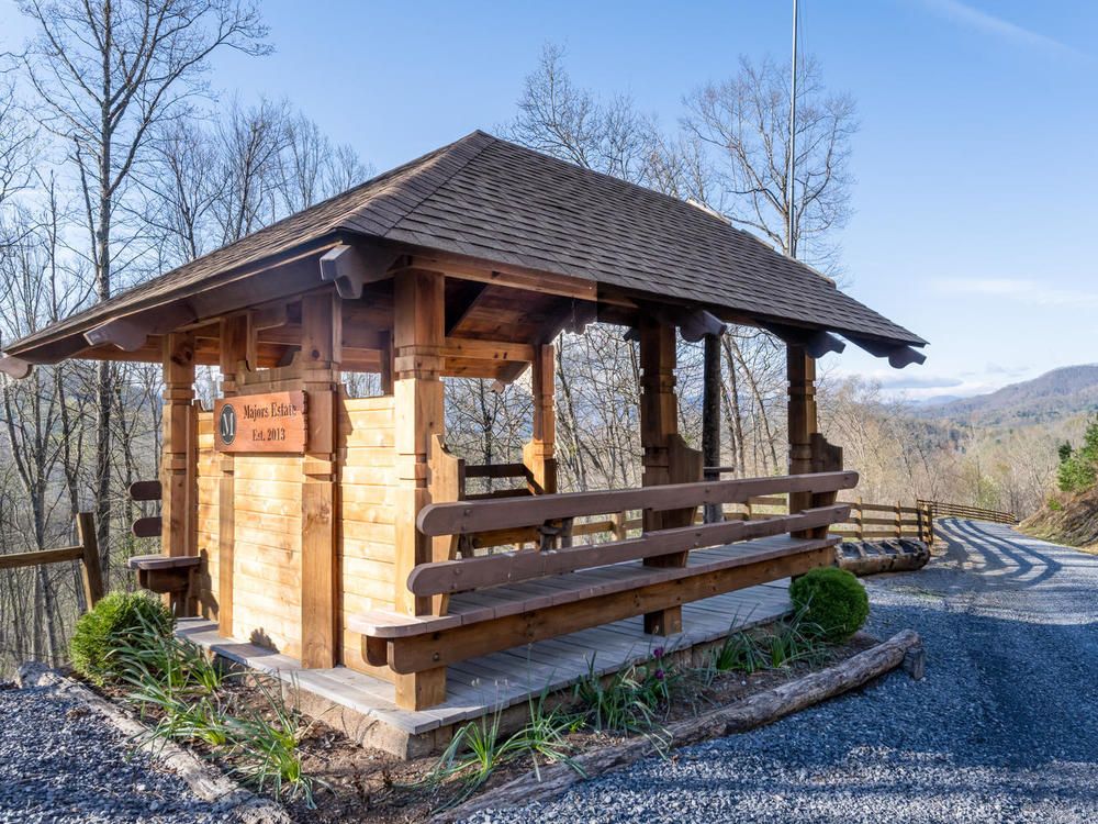 Majors Estate: 1610 Perth Rd, Clyde, NC 28721